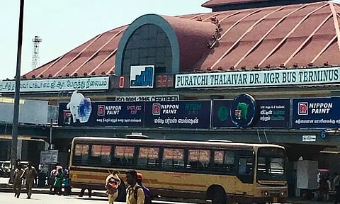 கோயம்பேடு பஸ் நிலையத்தில் அரசு பஸ் சக்கரத்தில் சிக்கி ஆண் சாவு