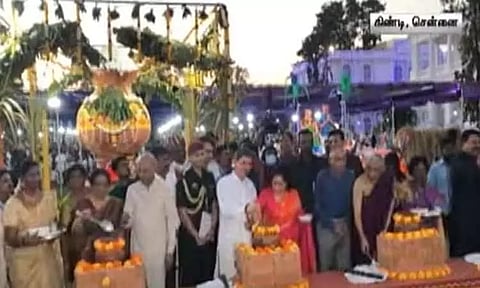 கவர்னர் மாளிகையில் ஆர்.என்.ரவி தலைமையில் பொங்கல் விழா - தி.மு.க. அமைச்சர்கள், கூட்டணி கட்சிகள் பங்கேற்கவில்லை