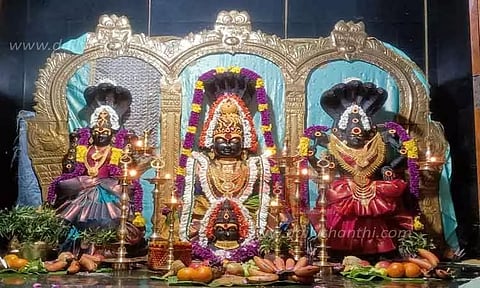 முப்பெரும் தேவியர் பவானி அம்மன் கோவிலில் சிறப்பு பூஜை