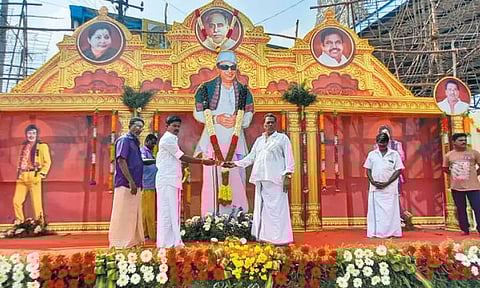 மாவட்டத்தில் பல்வேறு இடங்களில் எம்.ஜி.ஆர் பிறந்த நாள் விழா