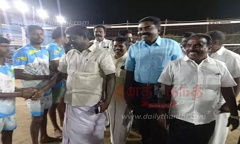 மின்னொளி கைப்பந்து போட்டி