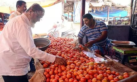 ஈரோடு மார்க்கெட்டில்தக்காளி விலை உயர்வு; கிலோ ரூ.40-க்கு விற்பனை
