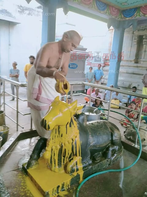 பிரதோஷத்தையொட்டிஅசலதீபேஸ்வரர் கோவிலில் சிறப்பு அபிஷேகம்