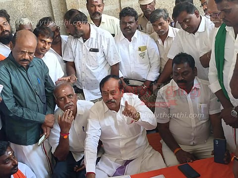 ஏழை எளிய இந்துக்களின் சொத்துகள் அபகரிக்கப்படுகின்றன