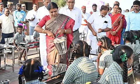 காலை உணவு திட்டத்தால் அரசு பள்ளிகளில் மாணவர்கள் வருகை அதிகரிப்பு - அமைச்சர் கீதாஜீவன்