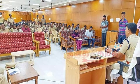 காவல்துறையினருக்கான ஆலோசனைக் கூட்டம்; போலீஸ் சூப்பிரண்டு பங்கேற்பு