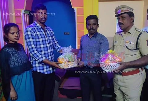 கல் வீச்சில் காயமடைந்த போலீசாருக்கு மருத்துவ உதவிக்காக ரூ.25 ஆயிரம்