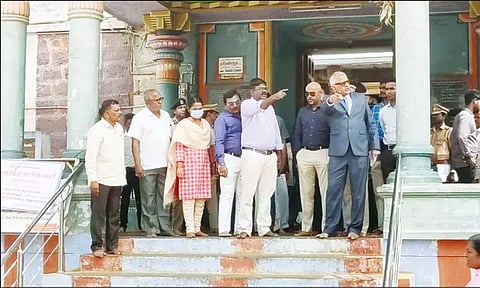 கோகுல்ராஜ் கொலை வழக்கு: திருச்செங்கோடு அர்த்தநாரீஸ்வரர் கோவிலில் நீதிபதிகள் ஆய்வு