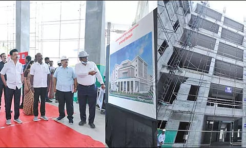 ரூ.230 கோடியில் கட்டப்படும் பன்னோக்கு மருத்துவமனை: முதல்-அமைச்சர் நேரில் ஆய்வு