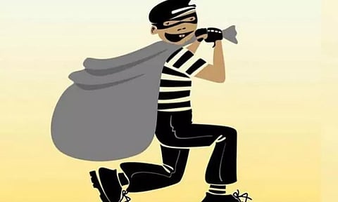 தொழிலதிபர் வீட்டில் 150 பவுன் நகை, ரூ.5 லட்சம் கொள்ளை