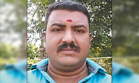 மோட்டார் சைக்கிளில் இருந்து தவறி விழுந்த டாஸ்மாக் ஊழியர் சாவு