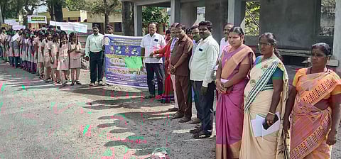 மாற்றுத்திறன் கொண்ட குழந்தைகளுக்கான விழிப்புணர்வு ஊர்வலம்