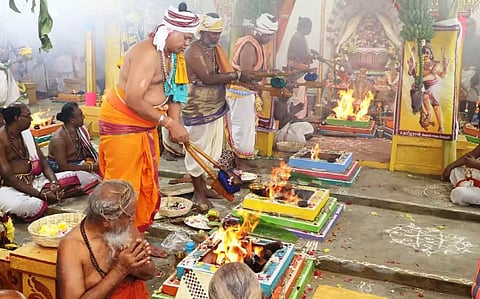 பழனி முருகன் கோவிலில் யாக பூஜை