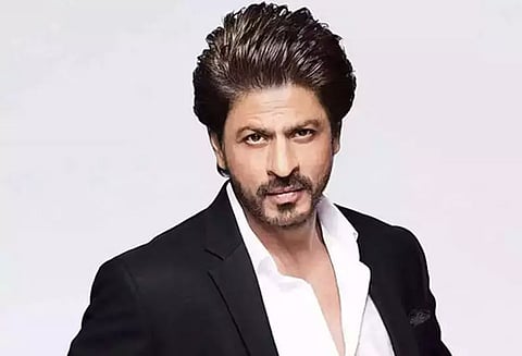 சென்னையில் ஷாருக்கானுக்கு கட்அவுட் வைத்து ரசிகர்கள் கொண்டாட்டம்