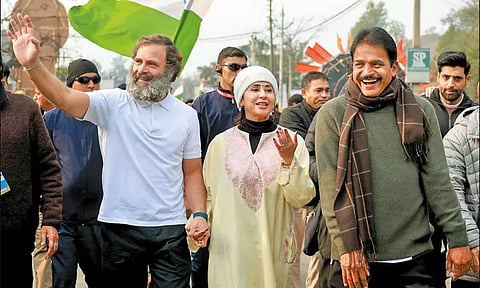 காஷ்மீரில் ராகுல்காந்தி பாதயாத்திரையில் நடிகை ஊர்மிளா பங்கேற்பு