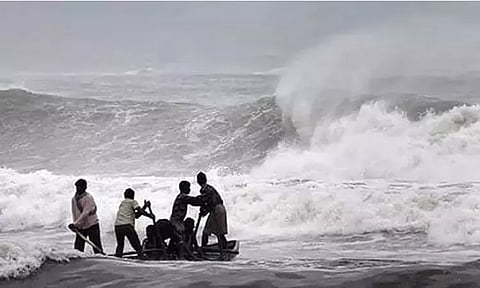 தென்கிழக்கு வங்கக்கடலில் குறைந்த காற்றழுத்த தாழ்வு பகுதி உருவாகக்கூடும் - வானிலை மையம் அறிவிப்பு