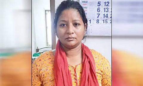 அழகு நிலையத்துக்குள் புகுந்து பெண்களின் கவனத்தை திசை திருப்பி பணத்தை திருடிய பெண் கைது