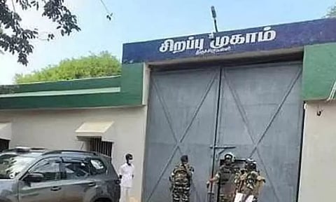 திருச்சி மத்திய சிறை சிறப்பு முகாமில் 6 செல்போன்கள் பறிமுதல்