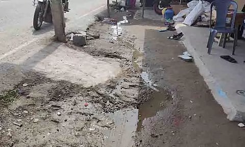 குழாயில் ஏற்பட்ட பழுதால் வீணாகும் குடிநீர்