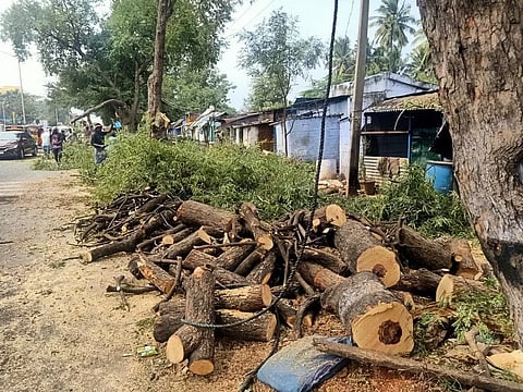 தேனியில், நெடுஞ்சாலைத்துறை நெருக்கடி எதிரொலி:வீடுகளை காலி செய்து வெளியேறிய மக்கள்:மாற்றுஇடம் கிடைக்காததால் உறவினர் வீடுகளில் தஞ்சம்