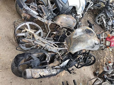 என்ஜினீயர் வீட்டில் பெட்ரோல் குண்டு வீச்சு