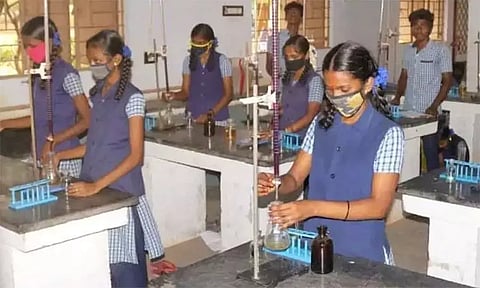 10-வது பிளஸ் 1 , பிளஸ் 2 மாணவர்களுக்கு செய்முறை தேர்வு தேதி மாற்றம்