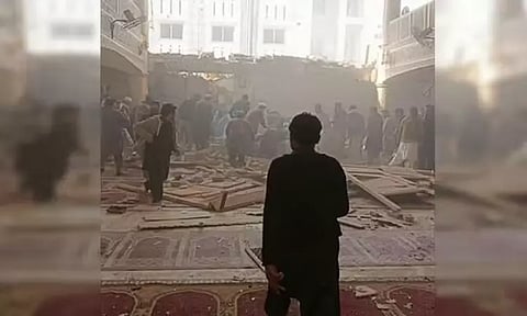 பாகிஸ்தான் பெஷாவரில் குண்டு வெடிப்பு: பலி எண்ணிக்கை 46 ஆக உயர்வு- 100 பேர் காயம்