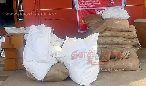 லாரியில் கடத்திய ரூ.4 லட்சம் குட்கா பறிமுதல்