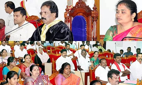 டெண்டர் நோட்டீஸ் வழங்குவது தொடர்பாக மேயருடன் தி.மு.க. கவுன்சிலர்கள் வாக்குவாதம்