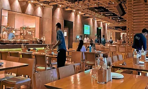 ஓட்டல் ஊழியர்களுக்கு 'தொற்றுநோய் இல்லை' சான்றிதழ் கட்டாயம் - கேரள அரசு அதிரடி