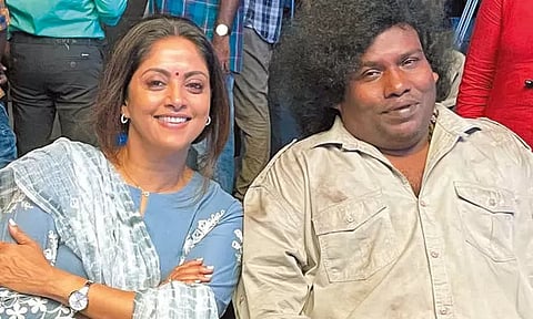 நதியாவுடன் இணைந்து நடிக்கும் யோகிபாபு