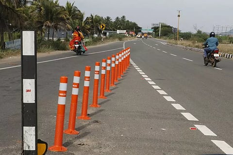 தேனி மாவட்டத்தில் விபத்து அபாயம் நிறைந்த 32 இடங்களில் தடுப்பு நடவடிக்கைகள்