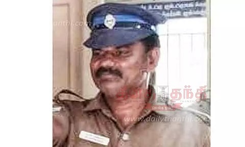 கூலிப்படையை ஏவிய போலீஸ் ஏட்டு: மதுரையில், நகைக்கடை அதிபர் கொலையில் மேலும் 2 பேர் கைது - தப்பி ஓடியபோது தவறி விழுந்ததால் ஆஸ்பத்திரியில் அனுமதி