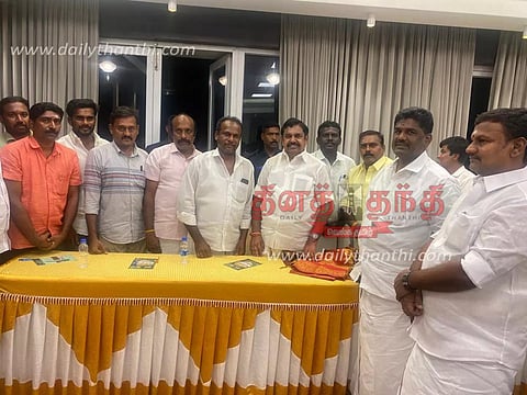 சுப்ரீம் கோர்ட்டு தீர்ப்பு எதிரொலி: அ.தி.மு.க. முக்கிய நிர்வாகிகளுடன் எடப்பாடி பழனிசாமி திடீர் ஆலோசனை