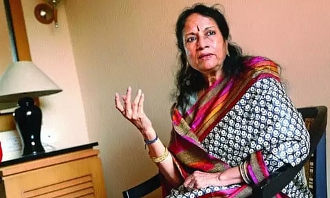 "யாரது சொல்லாமல் நெஞ்சள்ளிப் போவது" பிரபல பின்னணி பாடகி வாணி ஜெயராம் மறைவு -வாழ்க்கை வரலாறு