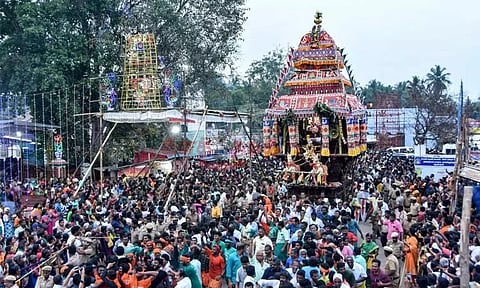 பழனி முருகன் கோவிலில் தைப்பூச தேரோட்டம் - விண்ணை பிளந்த 'அரோகரா' முழக்கம்...!