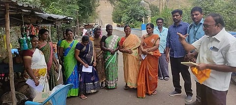 'தினத்தந்தி' செய்தி எதிரொலி:வைகை அணை பகுதி கடைகளில் அதிகாரிகள் சோதனை