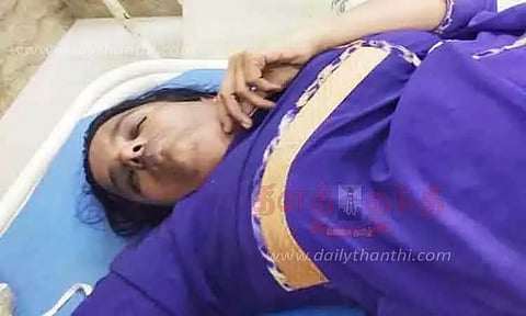 மேம்பாலத்தில் இருந்து குதித்து மற்றொரு மகளுடன் தற்கொலைக்கு முயன்ற பெண்