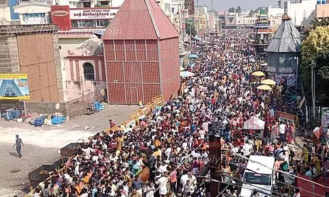 தைப்பூசம், பவுர்ணமியையொட்டி பக்தர்கள் கிரிவலம்