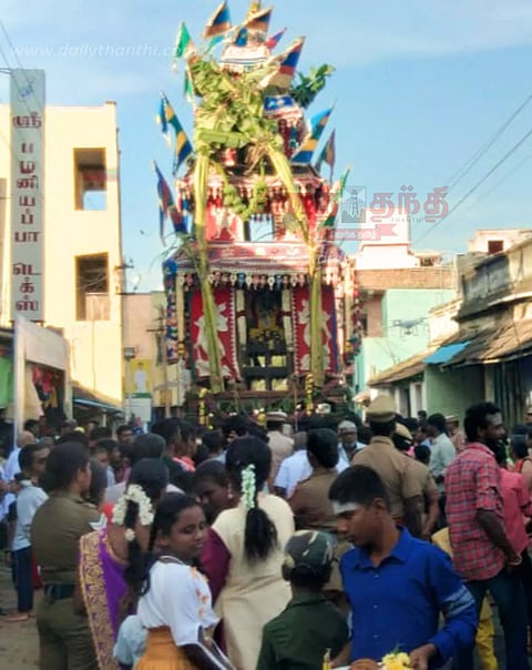 பாப்பாரப்பட்டி புதிய சுப்பிரமணிய சுவாமி கோவிலில்விநாயகர் தேரோட்டம்பக்தர்கள் வடம் பிடித்து இழுத்தனர்