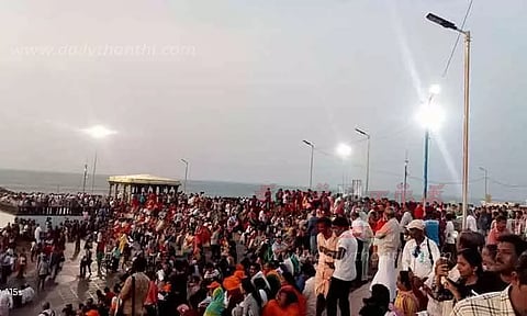 கன்னியாகுமரியில் குவிந்த சுற்றுலா பயணிகள்