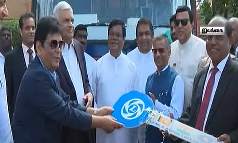 இலங்கையின் 75-வது ஆண்டு சுதந்திர தினத்தை முன்னிட்டு பேருந்துகள் அன்பளிப்பு - இந்திய அரசு வழங்கியது