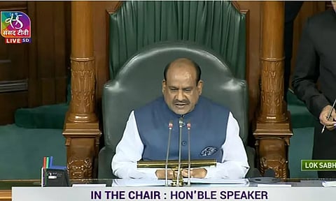 அதானி விவகாரத்தில் கூட்டு குழு விசாரணை தேவை; எதிர்க்கட்சிகள் அமளியால் இரு அவைகளும் மதியம் 2 மணி வரை ஒத்தி வைப்பு