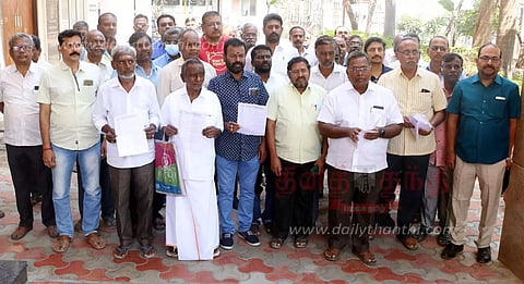 வணிகவரித்துறையினர் அபராதம் விதிப்பதை கைவிட வேண்டும்