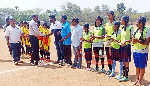 ஈரோட்டில் முதல்-அமைச்சர் கோப்பை விளையாட்டு போட்டிகள் தொடக்கம்