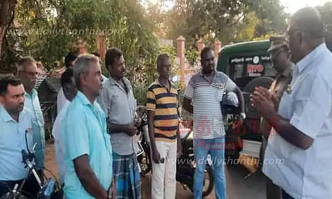 வட்டார போக்குவரத்து அதிகாரிகள் நூதன பிரசாரம்