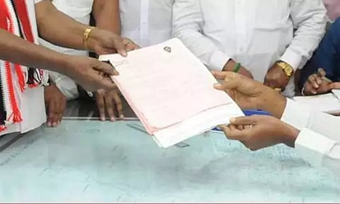 ஈரோடு கிழக்கு தொகுதி இடைத்தேர்தல்: வேட்புமனுக்களை வாபஸ் பெற நாளை கடைசிநாள்