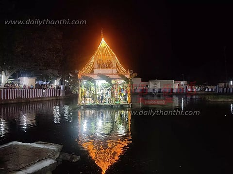 சங்கர நாராயண சுவாமி கோவிலில் தெப்ப திருவிழா