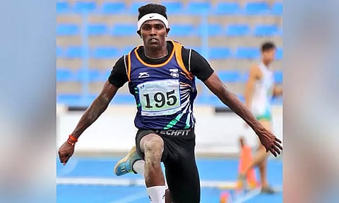 ஆசிய உள்ளரங்கு தடகள போட்டி: மும்முறை தாண்டுதலில் தமிழக வீரர் வெள்ளி வென்றார்