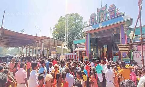 இருக்கன்குடி மாரியம்மன் கோவிலில் குவிந்த பக்தர்கள்